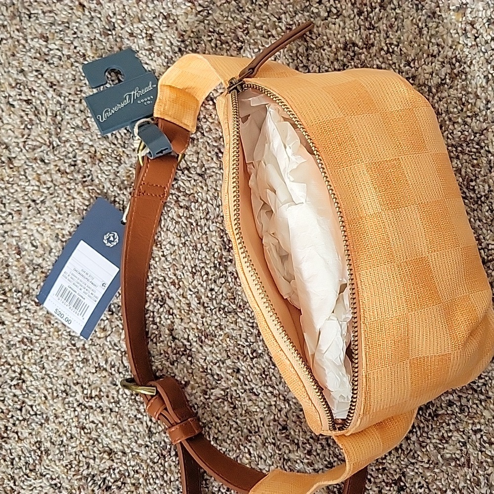 Universal Thread Checkered Hip/Fanny Pack - Picture 3 of 3